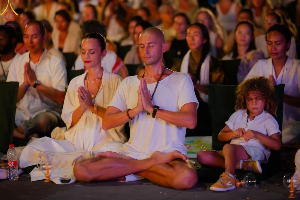 ภาพ No.156507:วัดพุทธบาหลีและวัดพระธรรมกาย จัดปฏิบัติธรรมนานาชาติ 1,151 คนจาก 78 ประเทศ ใน "วันสันติภาพสากล" ณ บาหลี อินโดนีเซีย วันเสาร์ที่ 21 กันยายน พ.ศ. 2567 เวลา 16.00-21.00 น. ณ พิพิธภัณฑ์ ARMA เมืองอูบุด จังหวัดบาหลี ประเทศอินโดนีเซีย