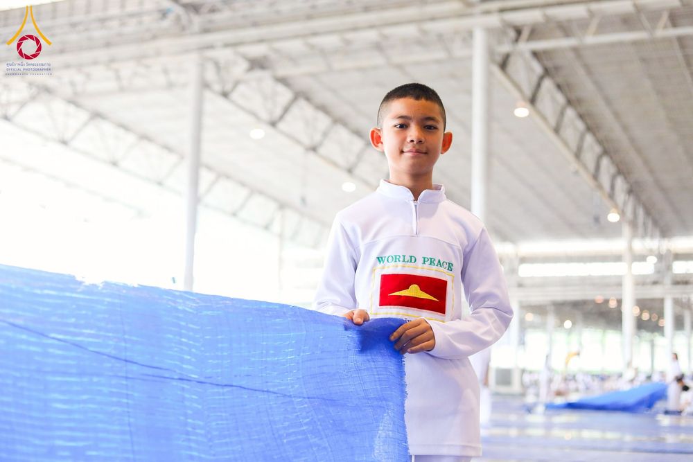 ภาพ No.256896:วันที่ 5 ตุลาคม พ.ศ. 2568 พิธีตักบาตร ข้าวสารอาหารแห้ง ณ บ้านแก้วเรือนทองคุณยายฯ สภาธรรมกายสากล วัดพระธรรมกาย