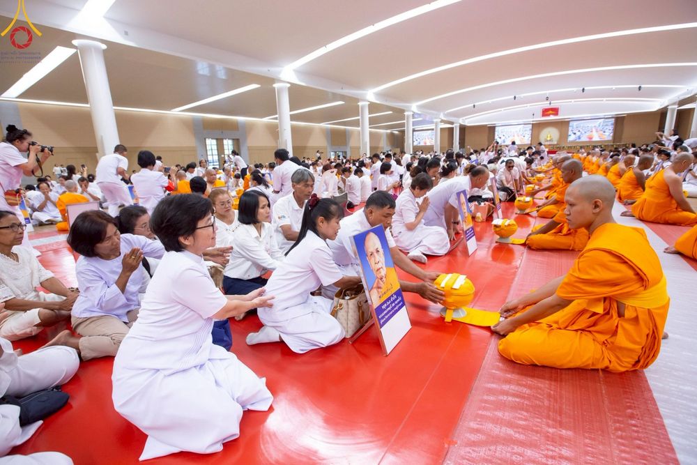 ภาพ No.217319:วันเสาร์ที่ 12 เมษายน พ.ศ. 2568 พิธีบรรพชา พิธีขอศีลและขอนิสสัย พิธีมอบบาตร ในโครงการอุปสมบทหมู่ บูชาธรรมหลวงพ่อธัมมชโย, โครงการธรรมทายาท ระดับอุดมศึกษา รุ่นที่ 52 ,  โครงการบวชพระนานาชาติ AEC & WAB CEO รุ่นที่ 4 ณ วัดพระธรรมกาย