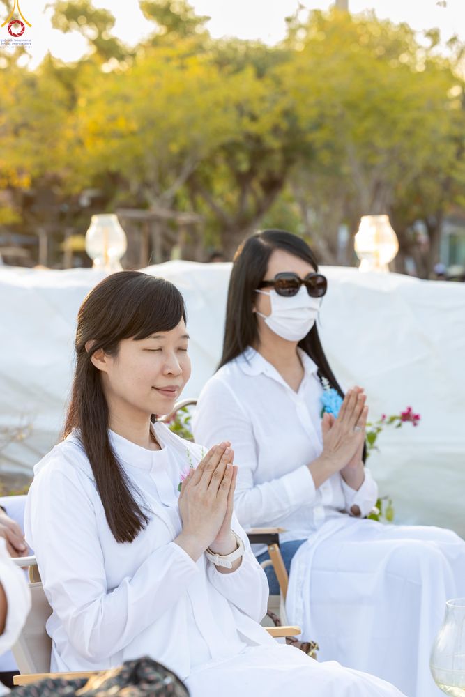 ภาพ No.293967:วันที่ 14 มกราคม พ.ศ. 2569 พิธีจุดประทีปถวายเป็นพุทธบูชา และบูชาธรรมมหาปูชนียาจารย์  ณ วัดสองพี่น้อง ต.ต้นตาล อ.สองพี่น้อง จ.สุพรรณบุรี ในโครงการธรรมยาตรา กตัญญูบูชา มหาปูชนียาจารย์ พระมงคลเทพมุนี(สด จนฺทสโร) พระผู้ปราบมาร อนุสรณ์สถาน 7 แห่ง ปีที่ 14