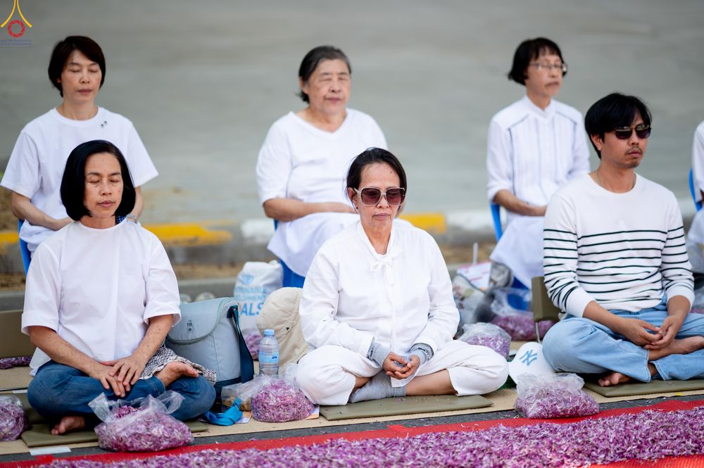 ภาพ No.304161:วันที่ 25 มกราคม พ.ศ. 2569 พิธีต้อนรับพระธรรมยาตรา  รร.สามัคคีราษฏร์บำรุง-วัดพระธรรมกาย ในโครงการธรรมยาตรา กตัญญูบูชา มหาปูชนียาจารย์ พระมงคลเทพมุนี(สด จนฺทสโร) พระผู้ปราบมาร อนุสรณ์สถาน 7 แห่ง ปีที่ 14