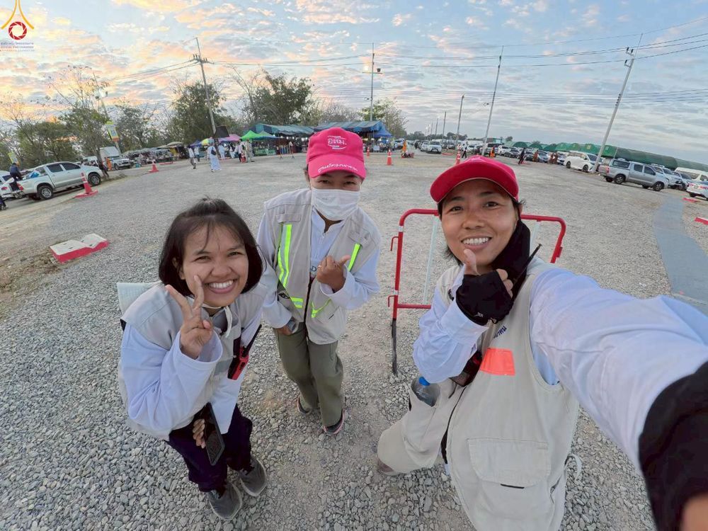 ภาพ No.306598:ภาพเบื้องหลังอาสาสมัครรวมใจ ชุดที่ 5 ในโครงการธรรมยาตรา กตัญญูบูชา มหาปูชนียาจารย์ พระมงคลเทพมุนี(สด จนฺทสโร) พระผู้ปราบมาร อนุสรณ์สถาน 7 แห่ง ปีที่ 14