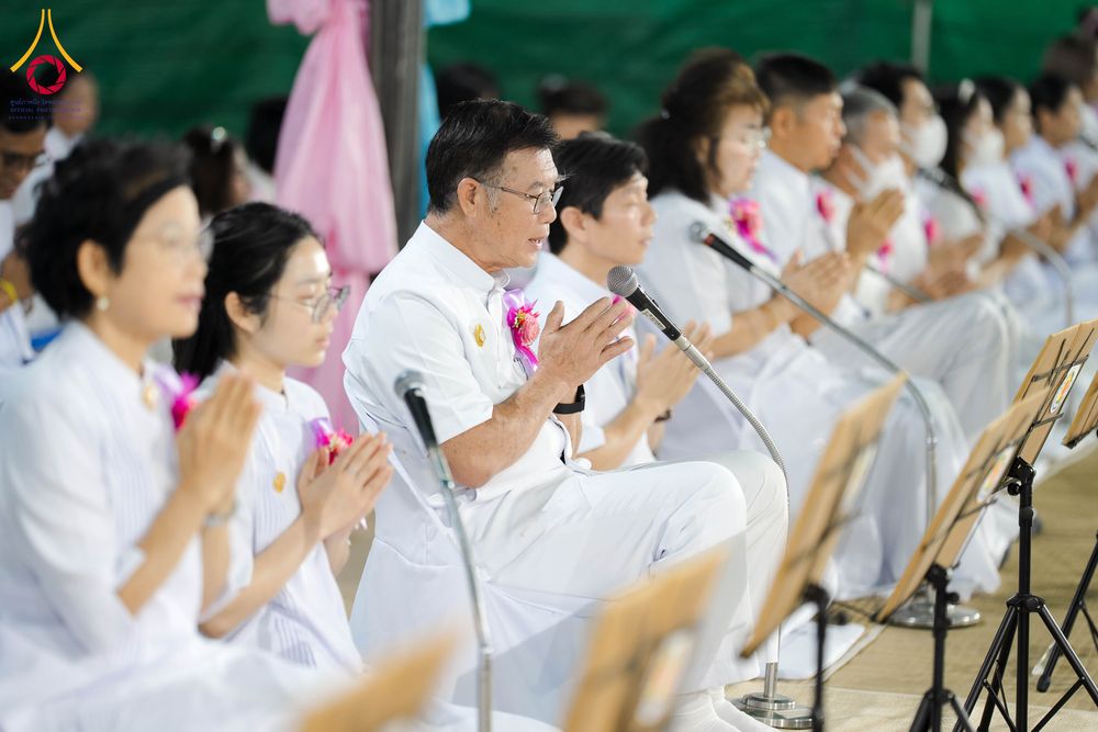 ภาพ No.299285:วันที่ 21 มกราคม พ.ศ. 2569 พิธีถวายภัตตาหารเป็นสังฆทาน แด่พระธรรมยาตรา ณ อนุสรณ์สถานบางปลา วัดบางปลา อำเภอบางเลน จังหวัดนครปฐม ในโครงการธรรมยาตรา กตัญญูบูชา มหาปูชนียาจารย์ พระมงคลเทพมุนี(สด จนฺทสโร) พระผู้ปราบมาร อนุสรณ์สถาน 7 แห่ง ปีที่ 14