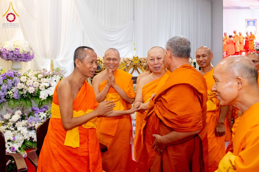 ภาพ No.315888:วันพฤหัสบดีที่ 26 มีนาคม พ.ศ. 2569 พิธีบำเพ็ญกุศล คุณพ่อณรงค์ จินตมากุล  สิริอายุ 99 ปี 11 เดือน โยมบิดา พระครูปลัดรัตนวีรวัฒน์ (รังสฤษดิ์ อิทฺธิจินตโก) ที่ปรึกษาเจ้าคณะจังหวัดปทุมธานี เจ้าอาวาสวัดพระธรรมกาย  ณ ห้องปลูกศรัทธา 2 วัดพระธรรมกาย ปทุมธานี