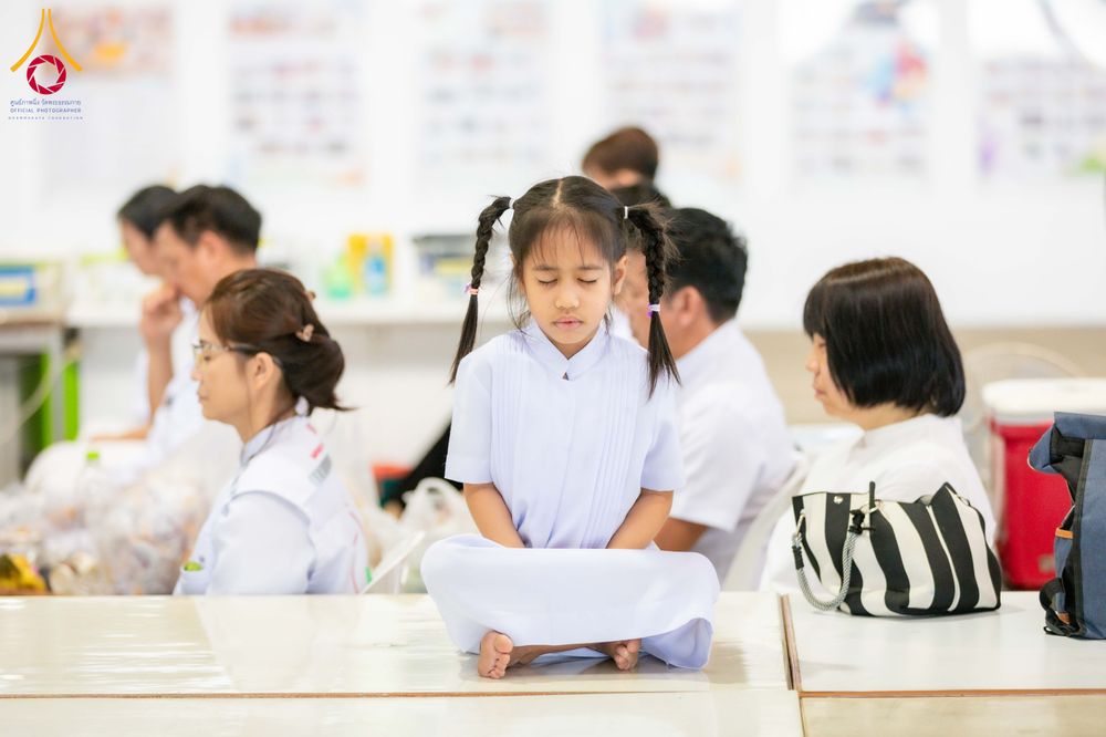 ภาพ No.318359:วันอาทิตย์ต้นเดือนที่ 5 เมษายน พ.ศ.2569 พิธีบูชาข้าวพระ ณ สภาธรรมกายสากล วัดพระธรรมกาย