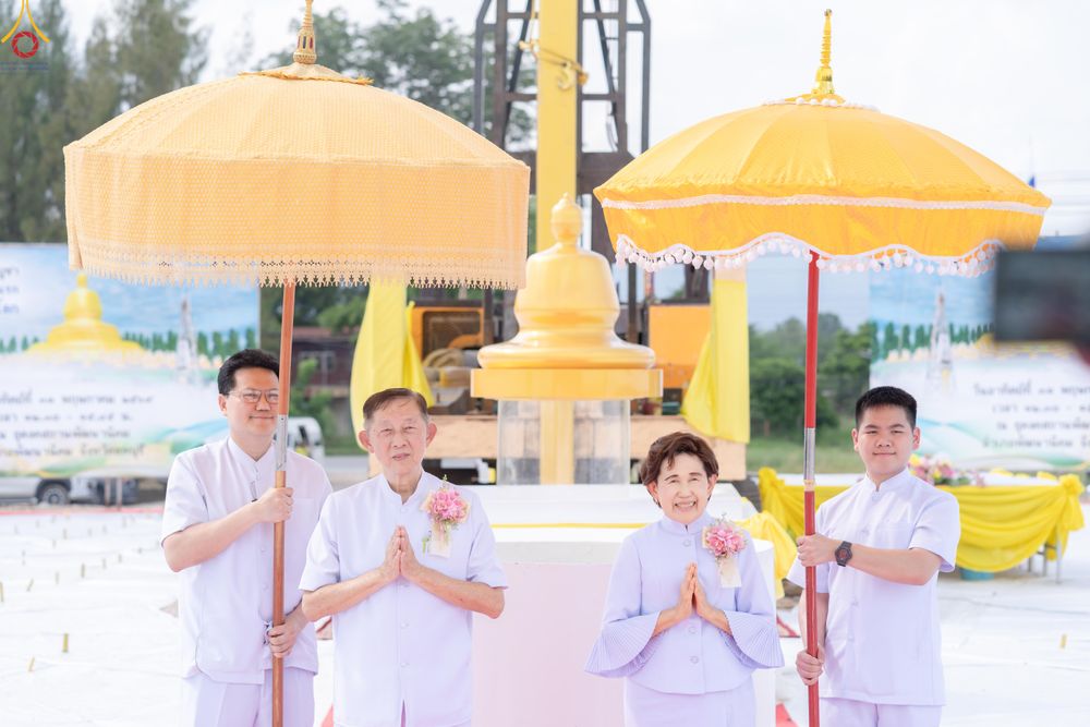 ภาพ No.331418:วันที่ 31 พฤษภาคม พ.ศ.2569 พิธีทอดผ้าป่าและตอกเสาเข็มมงคลต้นแรก องค์พระเจดีย์เพื่อสร้างสันติภาพโลก  ณ ธุดงคสถานพัฒนานิคม จังหวัดลพบุรี