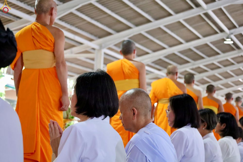 ภาพ No.338316:วันอาทิตย์ที่ 5 กรกฎาคม พศ.2569 พิธีตัดปอยผมธรรมทายาทนานาชาติ IDOP รุ่นที่ 21 จากประเทศจีน มาเลเซีย สิงคโปร์ และไต้หวัน ณ โถงช้าง วัดพระธรรมกาย