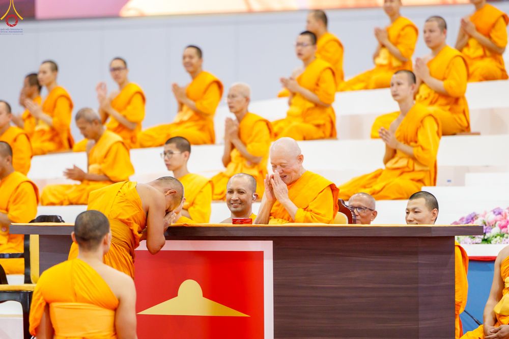 ภาพ No.338988:วันอาทิตย์ที่ 12 กรกฎาคม พ.ศ.2569 พิธีมุทิตาผู้สอบได้เปรียญธรรม ประโยค 1-2 ถึง ป.ธ.9 และ บ.ศ.1-2 ถึง บ.ศ.6 สำนักศาสนศึกษาวัดพระธรรมกาย ประจำปี 2569, พิธีมอบตราตั้งแต่งตั้งอาจารย์ใหญ่ สำนักศาสนศึกษาวัดพระธรรมกาย