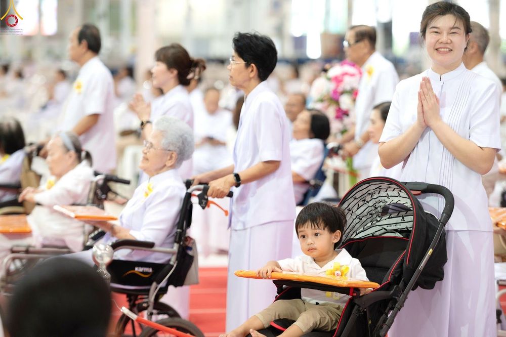 ภาพ No.345652:วันพฤหัสบดีที่ 27 สิงหาคม พ.ศ.2569 พิธีทอดผ้าป่าเพื่อถวายอุปกรณ์สื่อโสตทัศน์ อาคาร 82 ปี หลวงพ่อธัมมชโย พิธีทอดผ้าป่าสมทบกฐินวัดพระธรรมกาย และสมทบกฐิน 30,000 กว่าวัดทั่วไทย ครั้งที่ 1 ประจำปี พุทธศักราช 2569 ณ วัดพระธรรมกาย ปทุมธานี