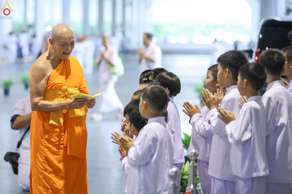ภาพ No.327713:วันที่ 3 พฤษภาคม พ.ศ.2569 พิธีรับมอบพระบรมสารีริกธาตุ จากสาธารณรัฐแห่งสหภาพเมียนมา ณ ห้องแก้วสารพัดนึก วัดพระธรรมกาย
