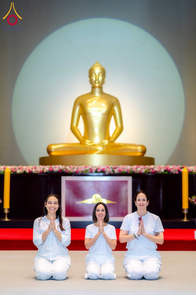 ภาพ No.340367:วันที่  12 - 22 กรกฎาคม พ.ศ.2569 ชาวต่างชาติจากประเทศกัวเตมาลา รัสเซีย เซอร์เบีย เยอรมัน อเมริกา สเปน สิงคโปร์ และศรีลังกา  เยี่ยมชมวัด เรียนรู้วิธีการนั่งสมาธิ และกราบสักการะพระมหาธรรมกายเจดีย์ ณ วัดพระธรรมกาย