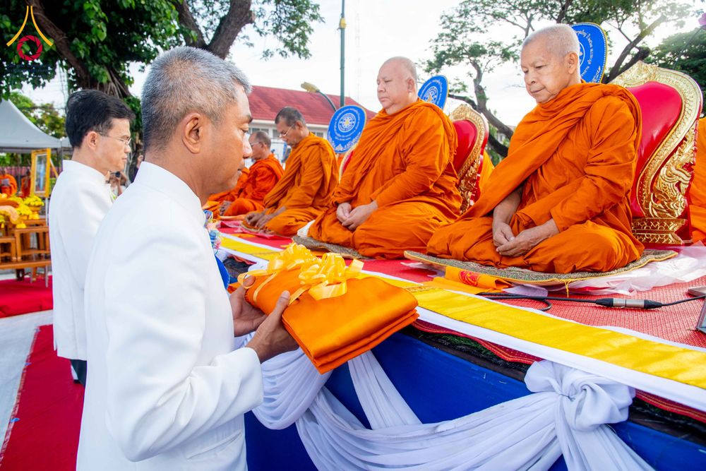 ภาพ No.329480:วันอาทิตย์ที่ 24 พฤษภาคม พ.ศ. 2569 พิธีตักบาตรพระ 1,000 รูป เพื่อถวายเป็นพุทธบูชาในเทศกาลวิสาขบูชาโลก และ ถวายเป็นพระราชกุศล  ณ ลานศิลปวัฒนธรรม เมืองปัตตานี จ.ปัตตานี