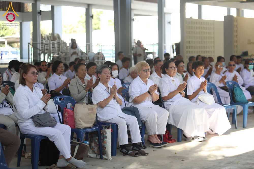 ภาพ No.290359:วันอังคารที่ 6 มกราคม พ.ศ. 2569 พิธีเจริญพุทธมนต์ ปฏิบัติธรรม มอบทุนการศึกษา ถวายสังฆทาน 142 วัด ณ ศูนย์ปฏิบัติธรรมพระมงคลเทพมุนี อ.สองพี่น้อง จ.สุพรรณบุรี