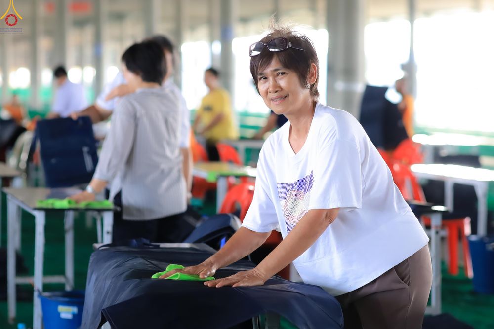 ภาพ No.322718:วันที่ 15-18 เมษายน พ.ศ.2569 การเเตรียมโต๊ะฉัน , เตรียมจุดพักค้าง , เรียงเก้าอี้ , เรียงกล่องไทยธรรม  เพื่องานถวายมหาสังฆทาน 40,000 กว่าวัดทั่วประเทศ วันคุ้มครองโลก 22 เมษายน พ.ศ.2569 วัดพระธรรมกาย