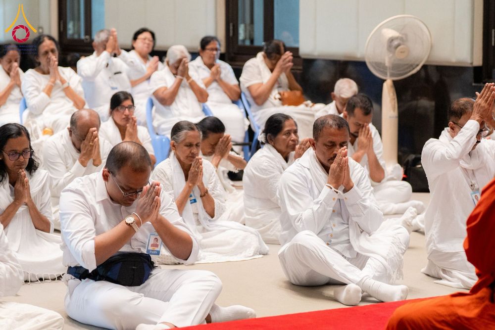 ภาพ No.342433:วันที่ 31 กรกฎาคม พ.ศ. 2569  ต้อนรับคณะแสวงบุญชาวศรีลังกา 31 ท่าน เยี่ยมชมวัดพระธรรมกาย