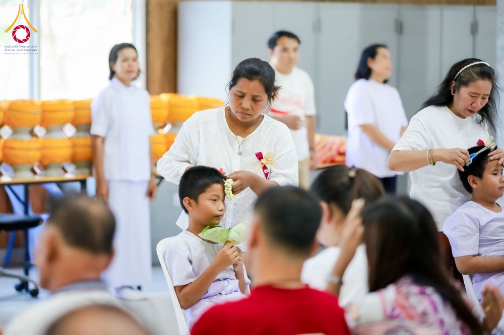 ภาพ No.317432:วันอาทิตย์ ที่ 29 มีนาคม พ.ศ.2569  พิธีปลงผม , พิธีขอขมามอบบาตรและผ้าไตร , พิธีบรรพชา ณ ศูนย์ปฏิบัติธรรมสมุทรปราการ จำนวน 42 รูป