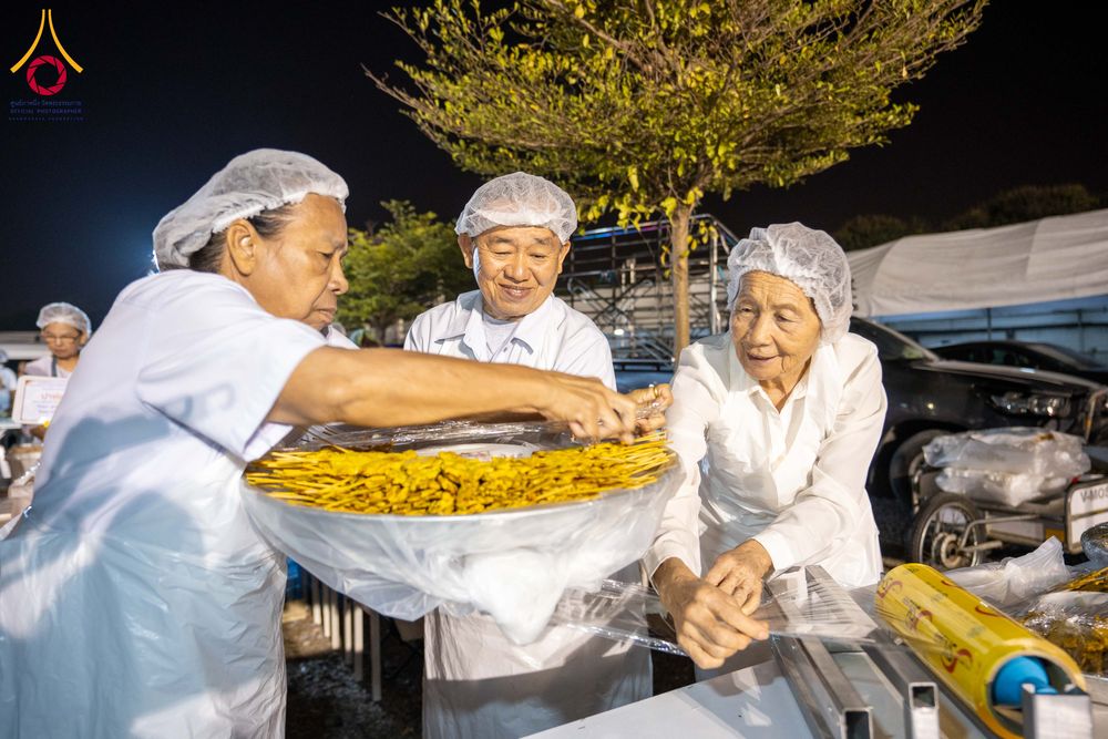 ภาพ No.295472:วันที่ 16 มกราคม พ.ศ. 2569 พิธีถวายภัตตาหารเป็นสังฆทาน แด่พระธรรมยาตรา ณ วัดโบสถ์บน ต.บางคูเวียง จ.นนทบุรี อนุสรณ์สถานลำดับที่ 4 สถานที่เกิดด้วยกายธรรม ในโครงการธรรมยาตรา กตัญญูบูชา มหาปูชนียาจารย์ พระมงคลเทพมุนี(สด จนฺทสโร) พระผู้ปราบมาร อนุสรณ์สถาน 7 แ