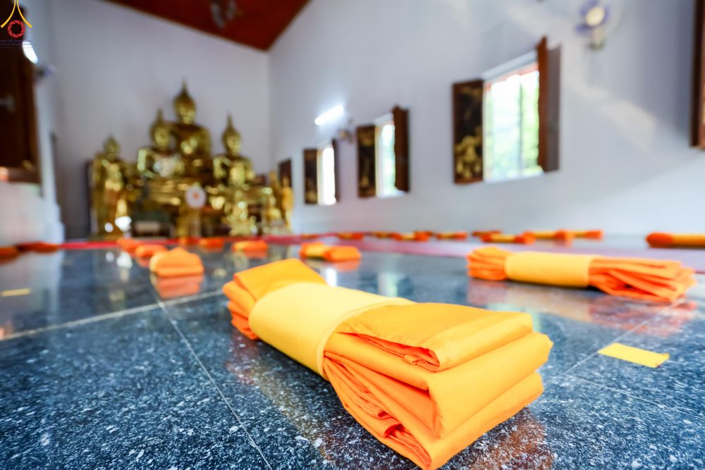 ภาพ No.317956:วันพฤหัสบดีที่ 2 เมษายน พ.ศ.2569 พิธีปลงผม , พิธีขอขมามอบบาตรและผ้าไตร , พิธีบรรพชาสามเณร จำนวน 28 รูป   ณ วัดโซกเป็ดอภิญญาโณ ต.เมืองเก่า อ.เมือง จ.สุโขทัย