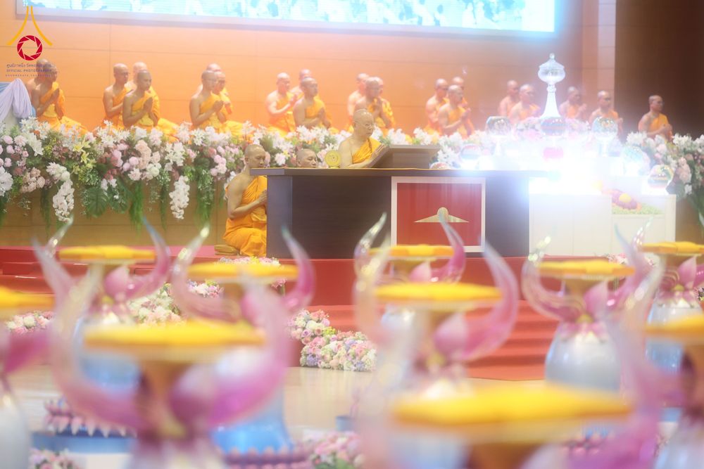ภาพ No.318313:วันอาทิตย์ต้นเดือนที่ 5 เมษายน พ.ศ.2569 พิธีบูชาข้าวพระ ณ สภาธรรมกายสากล วัดพระธรรมกาย