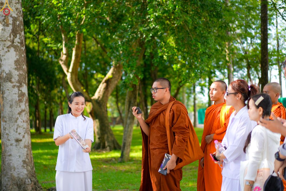ภาพ No.329988:วันที่ 17-27 พฤษภาคม พ.ศ.2569 การต้อนรับชาวต่างชาติจากประเทศญี่ปุ่น เมียนมาร์ บังคลาเทศ อินเดีย เนปาล และศรีลังกา มาเยี่ยมชมและสักการะพระมหาธรรมกายเจดีย์ ณ วัดพระธรรมกาย