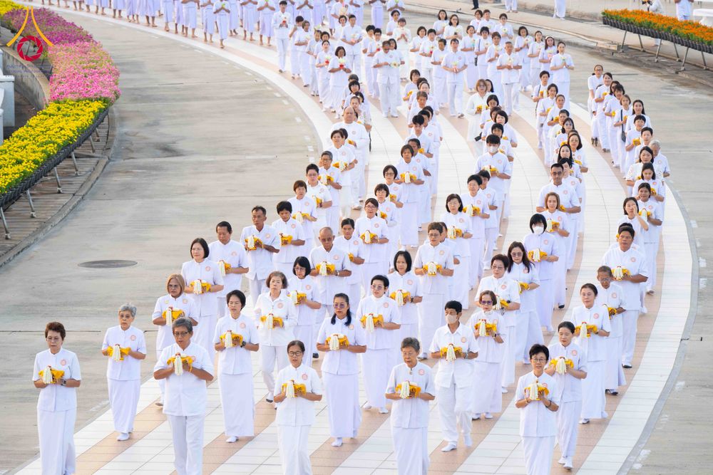 ภาพ No.320806:วันเสาร์ที่ 11 เมษายน พ.ศ.2569 พิธีเวียนประทักษิณ พิธีวันทาเจดีย์ โครงการอุปสมบทหมู่ บูชาธรรมหลวงพ่อธัมมชโย พ.ศ.2569 โครงการอุปสมบทหมู่ธรรมทายาท ระดับอุดมศึกษา รุ่น 53 (ภาคฤดูร้อน) ณ วัดพระธรรมกาย ปทุมธานี