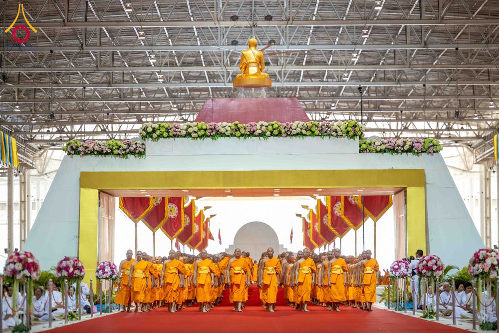 ภาพ No.308678:วันที่ 1 กุมภาพันธ์ พ.ศ. 2569 พิธีรับประกาศนียบัตร และพระของขวัญพระธรรมยาตรา ณ สภาธรรมกายสากล วัดพระธรรมกาย จ.ปทุมธานี