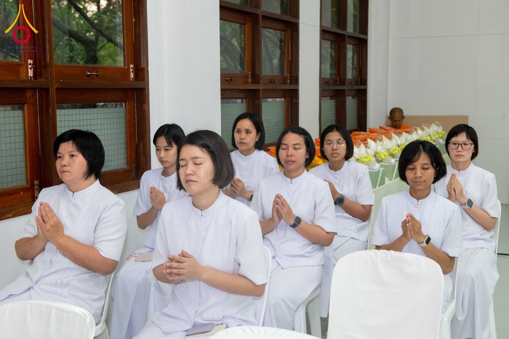 ภาพ No.315841:วันพฤหัสบดีที่ 26 มีนาคม พ.ศ. 2569 พิธีบำเพ็ญกุศล คุณพ่อณรงค์ จินตมากุล  สิริอายุ 99 ปี 11 เดือน โยมบิดา พระครูปลัดรัตนวีรวัฒน์ (รังสฤษดิ์ อิทฺธิจินตโก) ที่ปรึกษาเจ้าคณะจังหวัดปทุมธานี เจ้าอาวาสวัดพระธรรมกาย  ณ ห้องปลูกศรัทธา 2 วัดพระธรรมกาย ปทุมธานี