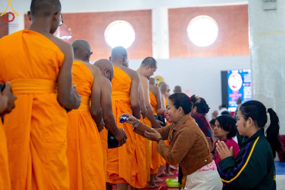 ภาพ No.314255:วันอังคารที่ 17 มีนาคม พ.ศ. 2569 พิธีตักบาตรฉลองสามเณรใหม่ 500 รูป  ณ มณฑลพิธีลุมพินี ประเทศเนปาล