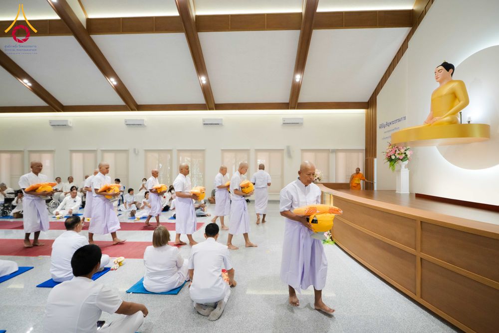 ภาพ No.341312:วันอาทิตย์ที่ 26 กรกฎาคม พ.ศ. 2569 ​โครงการอุปสมบทหมู่บูชาธรรมมหาปูชนียาจารย์ รุ่นที่ ๑ วัดกลางธนรินทร์ ต.บ้านแป้ง อ.พรหมบุรี จ.สิงห์บุรี