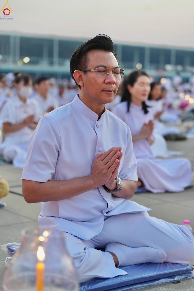 ภาพ No.307950:วันที่ 31 มกราคม พ.ศ. 2569 พิธีจุดประทีปธรรมถวายเป็นพุทธบูชา  และบูชาธรรมมหาปูชนียาจารย์ (ภาพชุดที่ 3) ณ วัดพระธรรมกาย ปทุมธานี ในโครงการธรรมยาตรา กตัญญูบูชา มหาปูชนียาจารย์ พระมงคลเทพมุนี(สด จนฺทสโร) พระผู้ปราบมาร อนุสรณ์สถาน 7 แห่ง ปีที่ 14