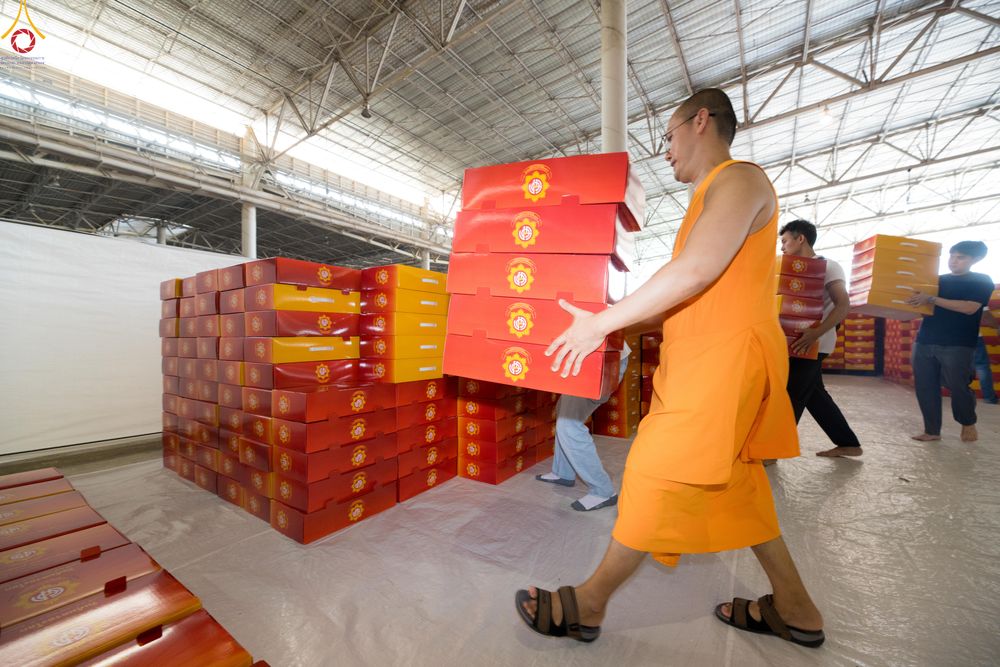 ภาพ No.320535:วันที่ 10 เมษายน พ.ศ.2569 การเตรียมกล่องไทยธรรม เพื่องานถวายมหาสังฆทาน 40,000 กว่าวัดทั่วประเทศ วันคุ้มครองโลก 22 เมษายน พ.ศ.2569 วัดพระธรรมกาย