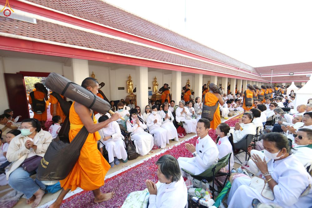 ภาพ No.293079:วันที่ 11 มกราคม พ.ศ. 2569 พิธีต้อนรับพระธรรมยาตรา ณ อนุสรณ์สถานลำดับที่ 3 (ภาพชุดที่ 2) สถานที่เกิดในเพศสมณะ วัดสองพี่น้อง อำเภอสองพี่น้อง จังหวัดสุพรรณบุรี ในโครงการธรรมยาตรา กตัญญูบูชา มหาปูชนียาจารย์ พระมงคลเทพมุนี(สด จนฺทสโร) พระผู้ปราบมาร อนุสรณ์สถ