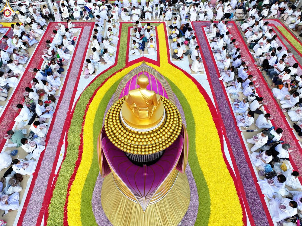 ภาพ No.295028:วันที่ 14 มกราคม พ.ศ. 2569 พิธีต้อนรับพระธรรมยาตรา อนุสรณ์สถานลำดับที่ 4  สถานที่เกิดด้วยกายธรรม ณ วัดโบสถ์บน ต.บางคูเวียง จ.นนทบุรี ในโครงการธรรมยาตรา กตัญญูบูชา มหาปูชนียาจารย์ พระมงคลเทพมุนี(สด จนฺทสโร) พระผู้ปราบมาร อนุสรณ์สถาน 7 แห่ง ปีที่ 14