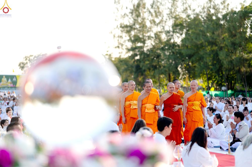 ภาพ No.291929:วันที่ 10 มกราคม พ.ศ. 2569 พิธีจุดประทีปถวายเป็นพุทธบูชา และบูชาธรรมมหาปูชนียาจารย์  ณ อนุสรณ์สถานคลองบางนางแท่น อ.สามพราน จ.นครปฐม ในโครงการธรรมยาตรา กตัญญูบูชา มหาปูชนียาจารย์ พระมงคลเทพมุนี(สด จนฺทสโร) พระผู้ปราบมาร อนุสรณ์สถาน 7 แห่ง ปีที่ 14