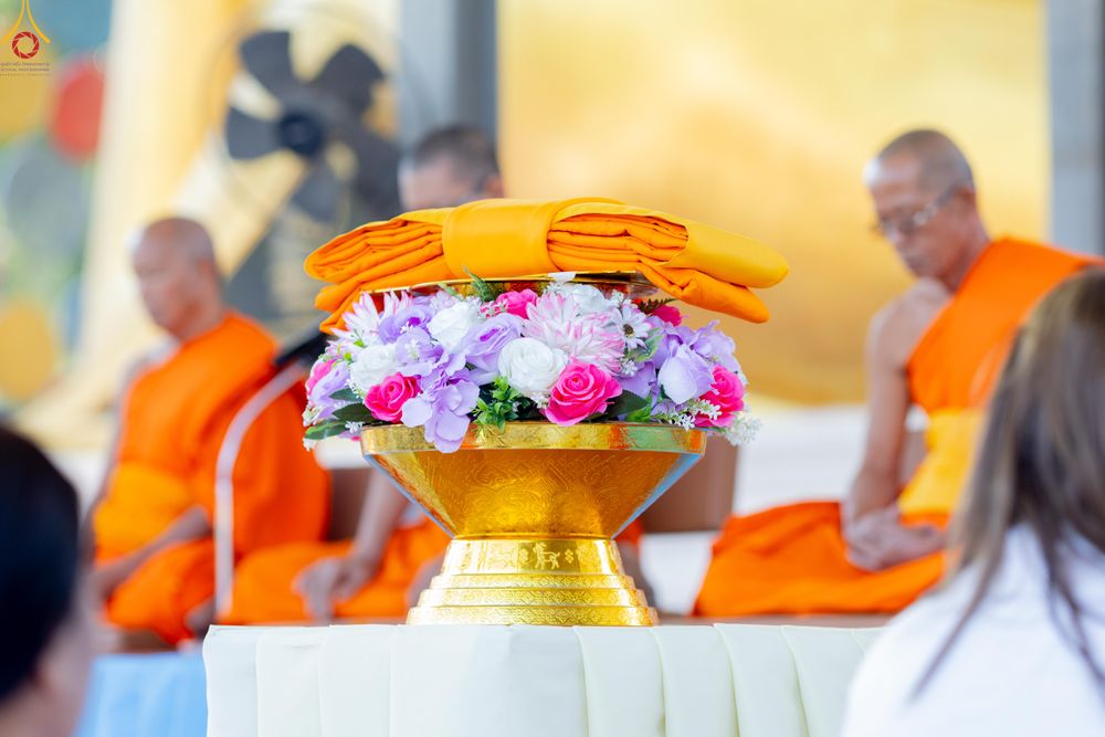 ภาพ No.293303:วันที่ 12 มกราคม พ.ศ. 2569 พิธีทอดผ้าป่าทำนุบำรุงศาสนสถาน ณ วัดพรสวรรค์ อ.สองพี่น้อง จ.สุพรรณบุรี ในโครงการธรรมยาตรา กตัญญูบูชา มหาปูชนียาจารย์ พระมงคลเทพมุนี(สด จนฺทสโร) พระผู้ปราบมาร อนุสรณ์สถาน 7 แห่ง ปีที่ 14