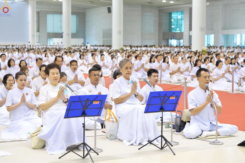 ภาพ No.328107:วันอาทิตย์ต้นเดือนที่ 3 พฤษภาคม พ.ศ.2569 พิธีบูชาข้าวพระ ณ วัดพระธรรมกาย