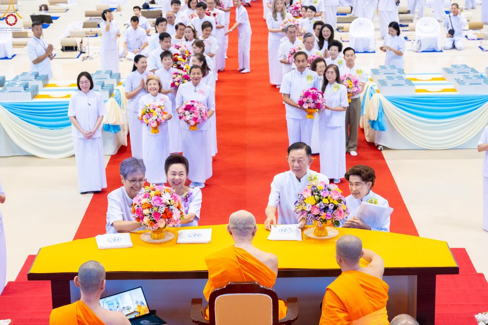 ภาพ No.281086:วันที่ 21 ธันวาคม พ.ศ.2568 พิธีมุทิตาหลวงพ่อทัตตชีโว ณ ห้องแก้วสารพัดนึก วัดพระธรรมกาย