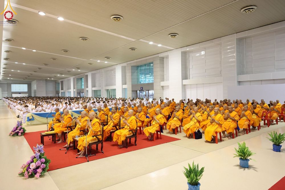 ภาพ No.136707:พิธีตักบาตร พิธีบูชาข้าวพระ ในวันอาทิตย์ต้นเดือนที่ 5 พฤษภาคม พ.ศ. 2567 ณ วัดพระธรรมกาย จ.ปทุมธานี