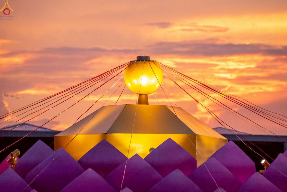 ภาพ No.253036:วันที่ 10 ตุลาคม พ.ศ. 2568 พิธีปลูกต้นทรัพย์บานชื่น ณ ลานธรรม วัดพระธรรมกาย