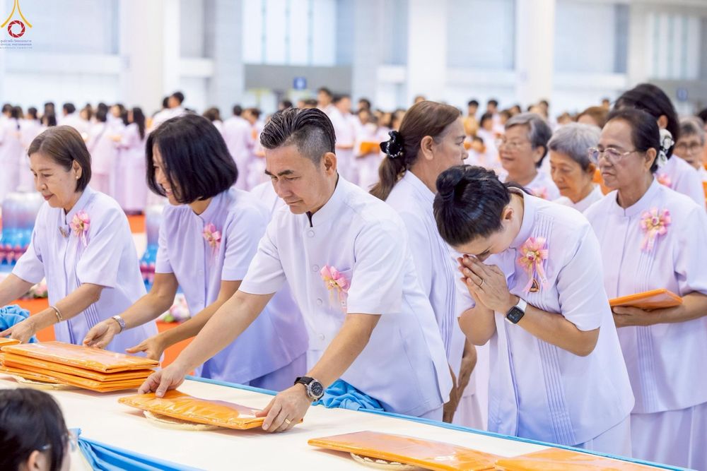 ภาพ No.244070:วันอาทิตย์ที่ 7 กันยายน พ.ศ. 2568 พิธีทอดผ้าป่าสมทบกฐินวัดพระธรรมกาย และสมทบกฐิน 30,000 วัดทั่วไทย ครั้งที่ 2 ณ ห้องแก้วสารพัดนึก 1 วัดพระธรรมกาย