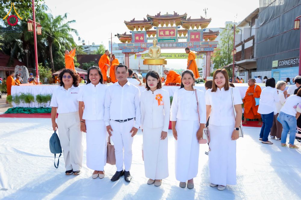 ภาพ No.314035:วันอาทิตย์ที่ 14 มีนาคม พ.ศ. 2569 ทำบุญเมืองหาดใหญ่ตักบาตรพระ 1,109 รูป เติมบุญใหญ่ หลังวิกฤตมหาอุทกภัย ณ ซุ้มประตูไชน่าทาวน์ ถนนศุภสารรังสรรค์ อ.หาดใหญ่ จ.สงขลา