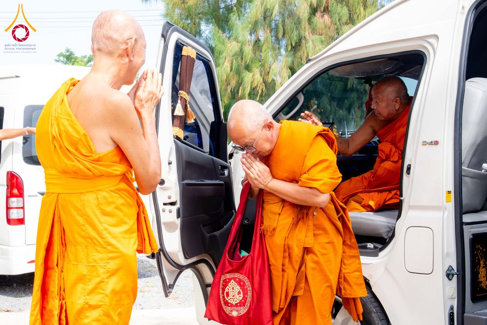 ภาพ No.342033:วันอาทิตย์ที่ 26 กรกฎาคม พ.ศ.2569 พิธีทอดผ้าป่า กลั่นแผ่นดิน โปรยรัตนชาติ   และเทคอนกรีต เสาเข็มเจาะมหามงคลแห่งแรก   สถาปนาองค์พระเจดีย์เพื่อสร้างสันติภาพโลก ณ ศูนย์ปฏิบัติธรรมสระบุรี อ.พระพุทธบาท จ.สระบุรี