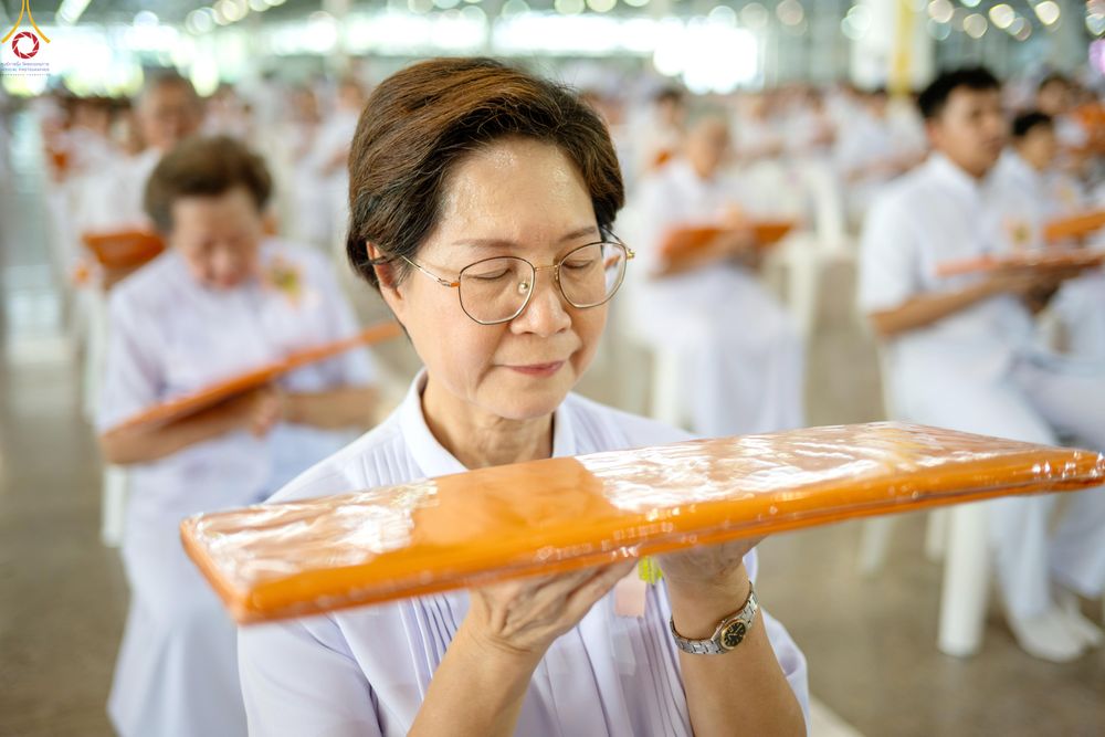 ภาพ No.318421:วันอาทิตย์ต้นเดือนที่ 5 เมษายน พ.ศ.2569 พิธีทอดผ้าป่าสมทบมหาสังฆทาน 40,000 กว่าวัดทั่วประเทศ ณ สภาธรรมกายสากล วัดพระธรรมกาย