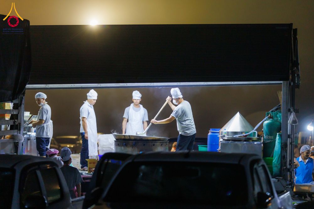 ภาพ No.298418:วันที่ 20 มกราคม พ.ศ. 2569 พิธีถวายภัตตาหารเป็นสังฆทาน แด่พระธรรมยาตรา ณ อนุสรณ์สถานบางปลา วัดบางปลา อำเภอบางเลน จังหวัดนครปฐม ในโครงการธรรมยาตรา กตัญญูบูชา มหาปูชนียาจารย์ พระมงคลเทพมุนี(สด จนฺทสโร) พระผู้ปราบมาร อนุสรณ์สถาน 7 แห่ง ปีที่ 14