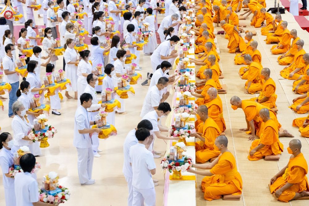 ภาพ No.85825:พิธีถวายคิลานเภสัชและอุปกรณ์การแพทย์ บูชาธรรมเนื่องในวันธรรมชัย วันที่ 19 สิงหาคม พ.ศ. 2566 ณ ห้องแก้วสารพัดนึก วัดพระธรรมกาย