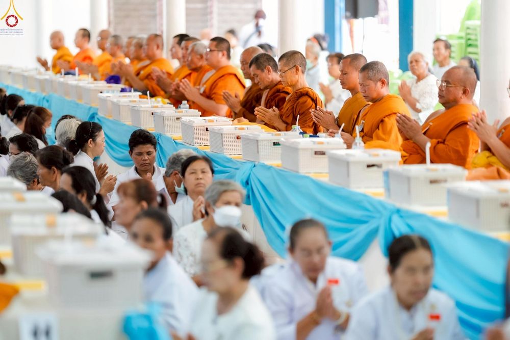 ภาพ No.233582:วันจันทร์ที่ 7 กรกฎาคม พ.ศ. 2568 จังหวัดบุรีรัมย์รวมใจ สัมมนาคณะสงฆ์ เพื่อฟื้นฟูพระพุทธศาสนา  โครงการทอดกฐินสามัคคีทั่วไทย 30,000 วัด ประจำปีพุทธศักราช 2568 และพิธีถวายมหาสังฆทาน 300 กว่าวัด โดยคณะศิษยานุศิษย์ บูชาธรรม 81 ปี หลวงพ่อธัมมชโย  ณ วัดกลาง พระ