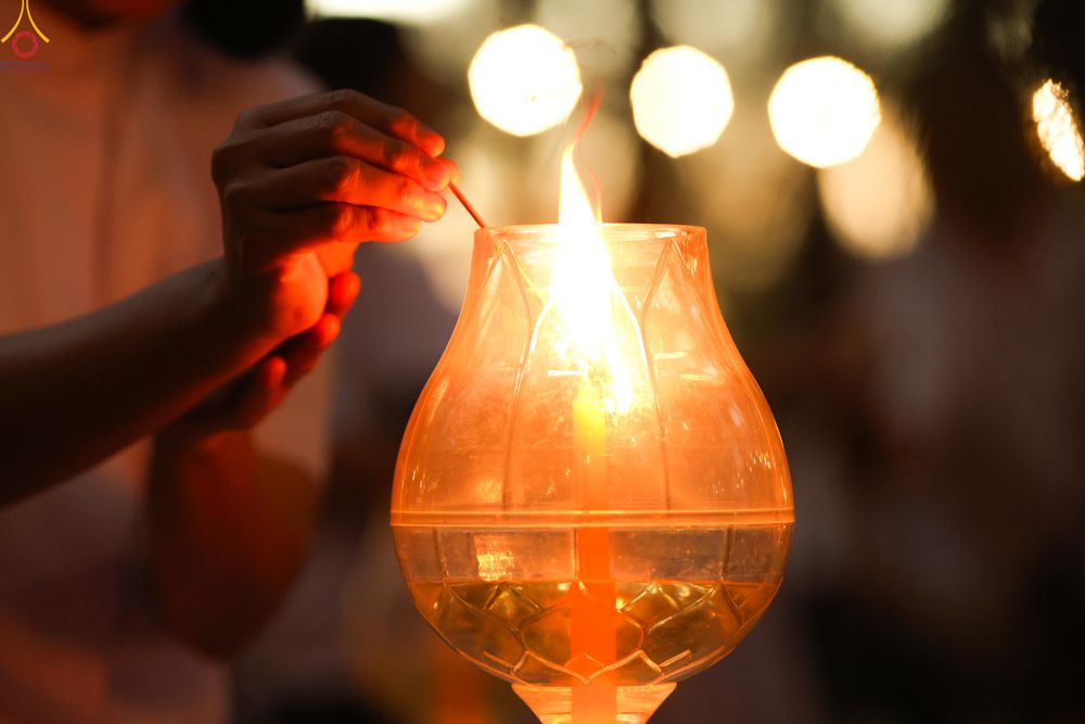 ภาพ No.290270:วันที่ 6 มกราคม พ.ศ. 2569 พิธีจุดประทีปถวายเป็นพุทธบูชา และบูชาธรรมมหาปูชนียาจารย์ (ภาพชุดที่ 2) ณ อนุสรณ์สถานมหาวิหารพระมงคลเทพมุนี (โลตัสแลนด์) อ.สองพี่น้อง จ.สุพรรณบุรี ในโครงการธรรมยาตรา กตัญญูบูชา มหาปูชนียาจารย์ พระมงคลเทพมุนี(สด จนฺทสโร) พระผู้ปรา