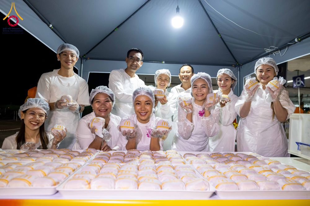 ภาพ No.301685:วันที่ 24 มกราคม พ.ศ. 2569 พิธีถวายภัตตาหารเป็นสังฆทาน แด่พระธรรมยาตรา ณ อนุสรณ์สถานบางปลา วัดบางปลา อำเภอบางเลน จังหวัดนครปฐม ในโครงการธรรมยาตรา กตัญญูบูชา มหาปูชนียาจารย์ พระมงคลเทพมุนี(สด จนฺทสโร) พระผู้ปราบมาร อนุสรณ์สถาน 7 แห่ง ปีที่ 14