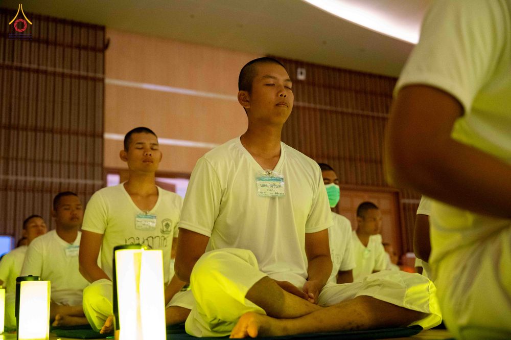 ภาพ No.341576:วันที่ 26 กรกฎาคม พ.ศ. 2569 โครงการพัฒนาคุณธรรม จริยธรรม สำหรับนักเรียนนายสิบตำรวจ (นสต.) รุ่นที่ 17 ศูนย์ฝึกอบรมตำรวจภูธรภาค 1 ได้จัดกิจกรรม  จุดเทียนรวมใจและปฏิบัติธรรมเจริญสมาธิภาวนา เพื่อน้อมอุทิศถวายเป็นพระราชกุศลฯ ณ ศูนย์ปฏิบัติธรรมเวิล์ดพีช วัลเล่