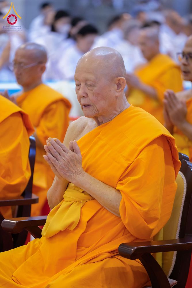 ภาพ No.287664:วันที่ 1 มกราคม พ.ศ. 2569 พิธีบูชาข้าวพระ ณ สภาธรรมกายสากล วัดพระธรรมกาย